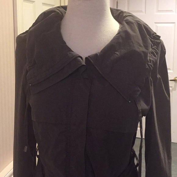 ⬇️Price drop ⬇️NWOT Kaki green utility jacket multifunctional cowl neck - Picture 3 of 3